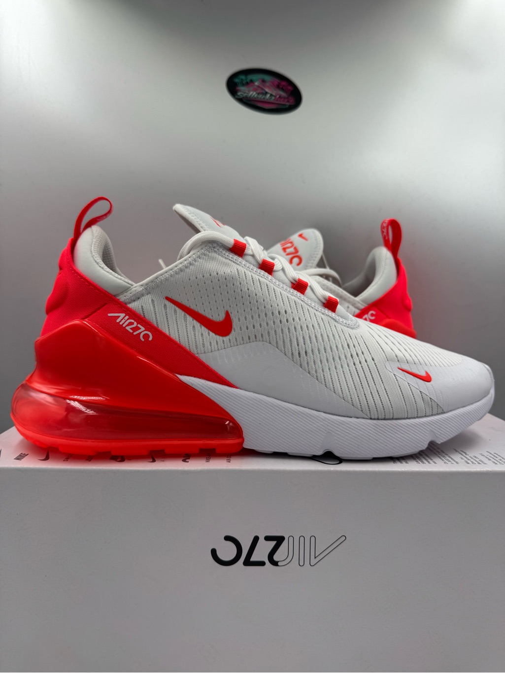 Nike Air Max 270 White Bright Crimson Brand New Size 12 Women